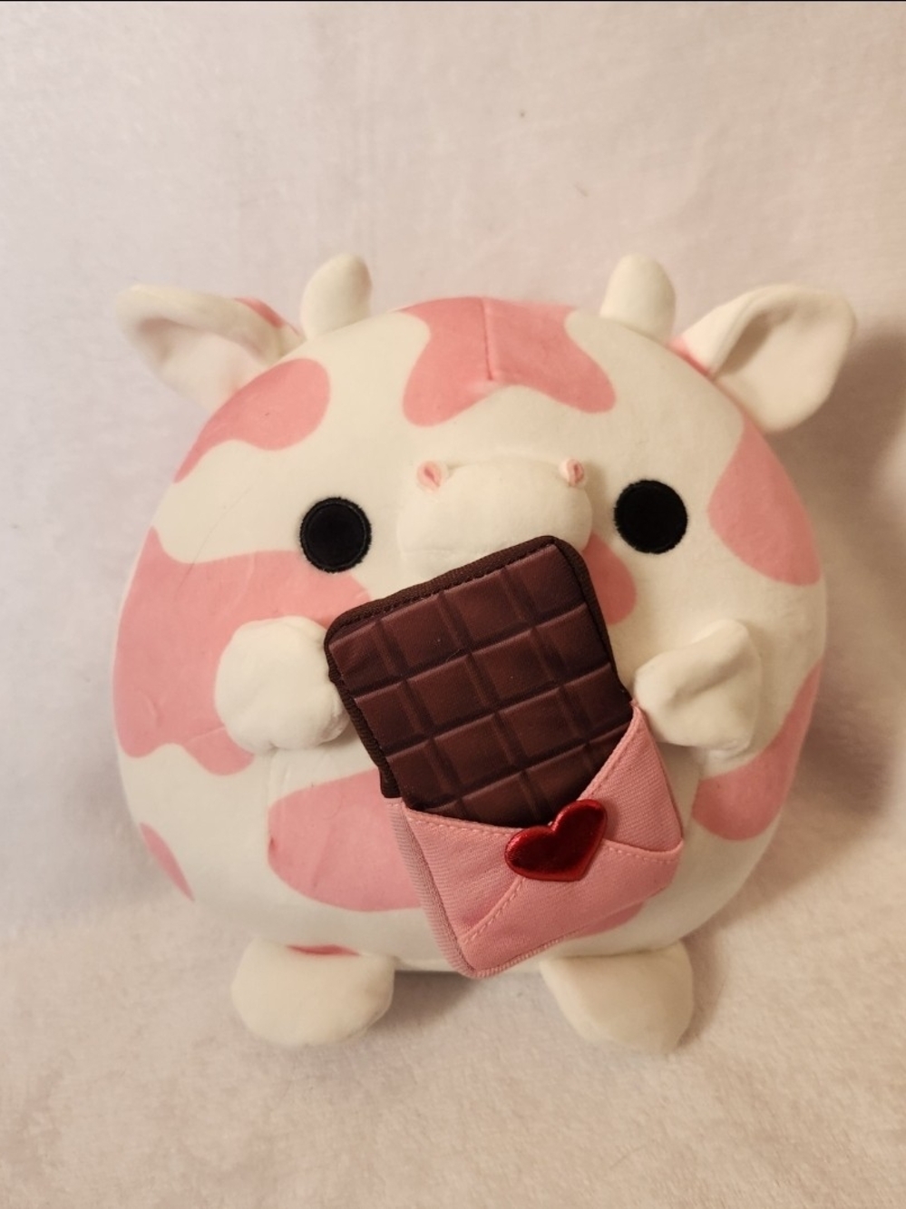 Zuru Snackles 8" Valentines Cloud The Pink Cow With Candy Bar Plush Toy